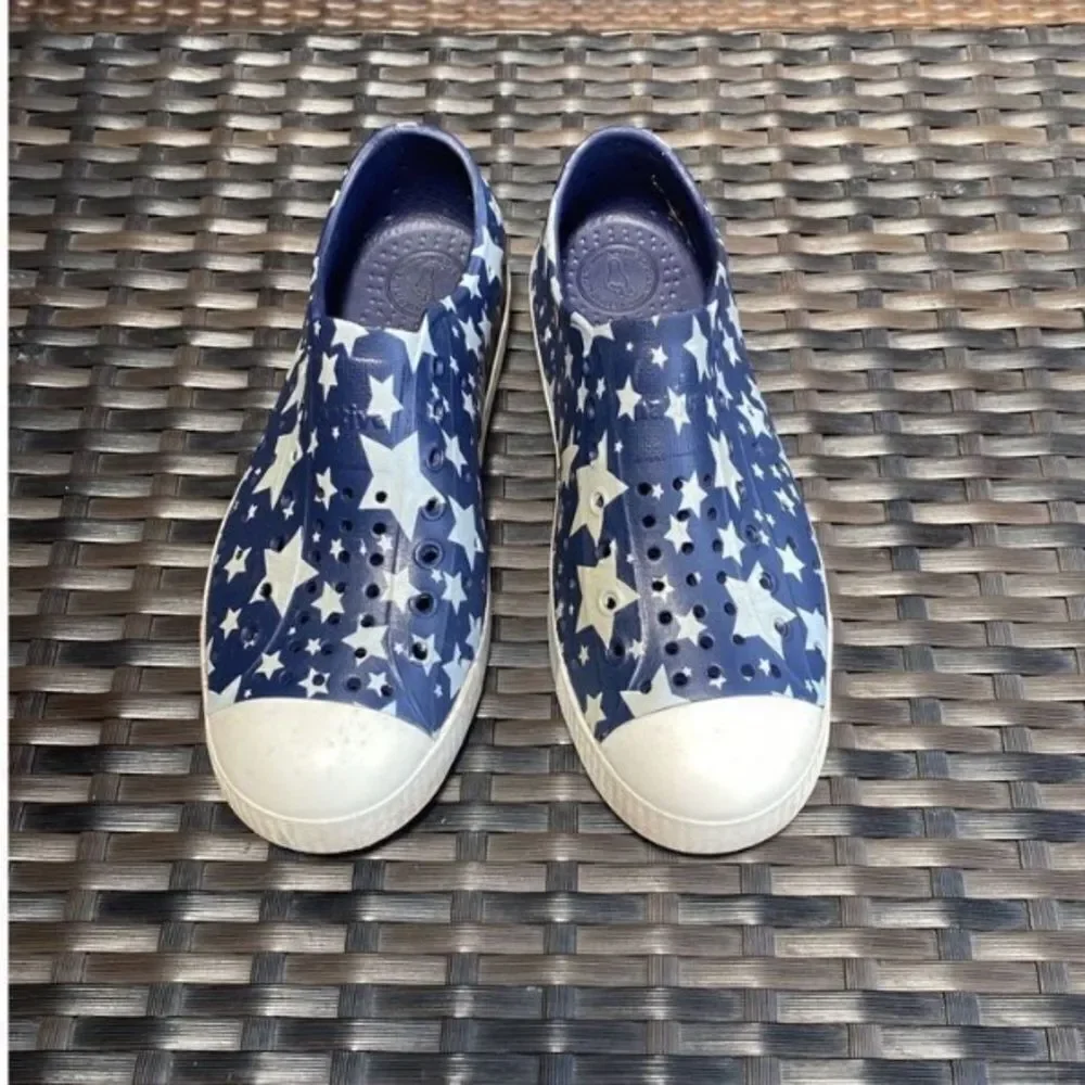 Native Jefferson shoes Kids size 3